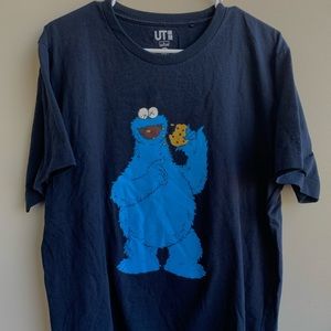 Uniqlo x KAWS sesame street Tshirt